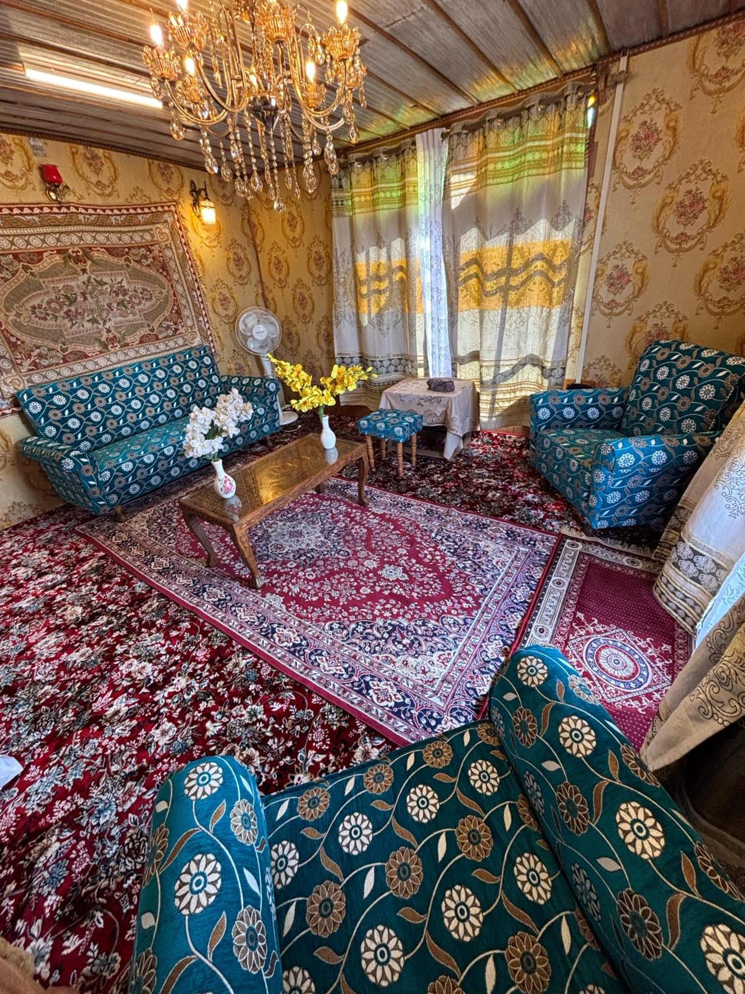 Srīnagar Houseboat New Suzan酒店 外观 照片